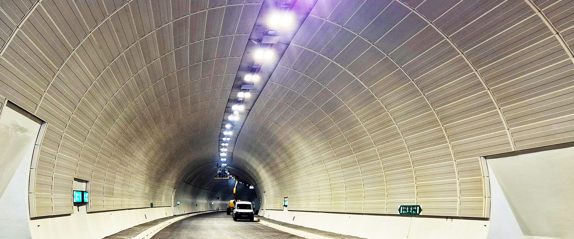 Tunel Konovo: kabelske police Hermi Fast Klick®