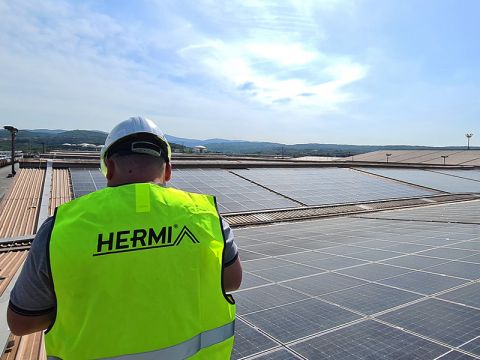 Solarna elektrana na krovu skladišta u Luci Koper